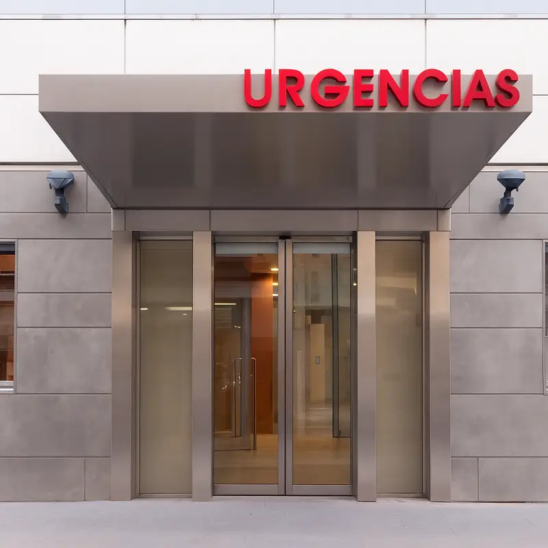 Aluminum Main Door in Hospital Entrance